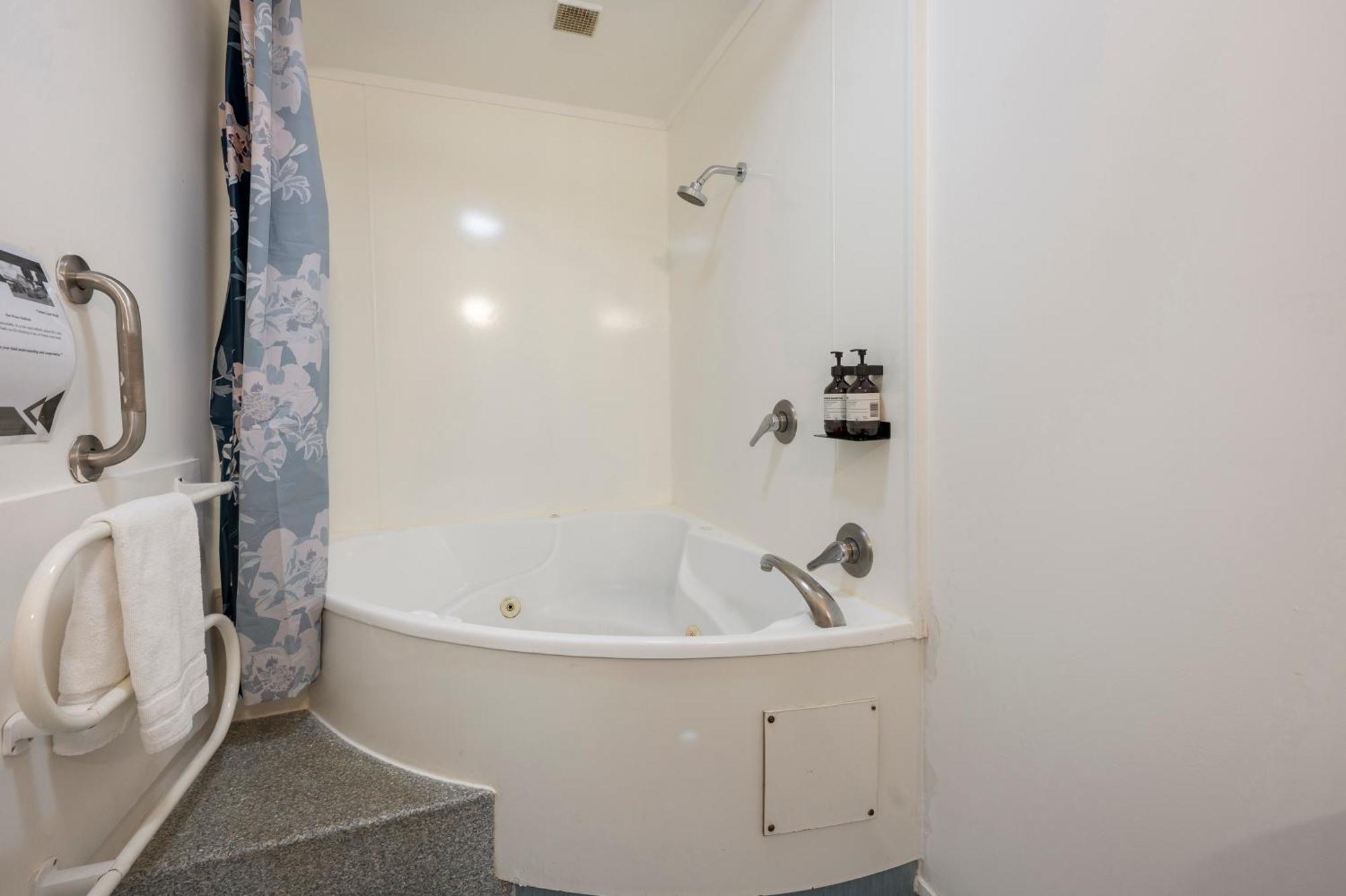 Fenton Court Motel Rotorua Bagian luar foto
