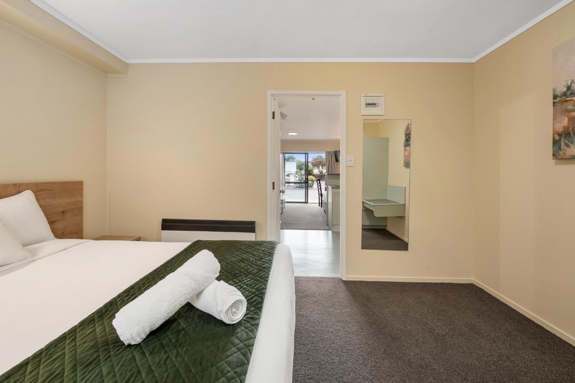 Fenton Court Motel Rotorua Bagian luar foto